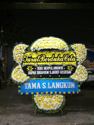 Papan Bunga Duka di Pino