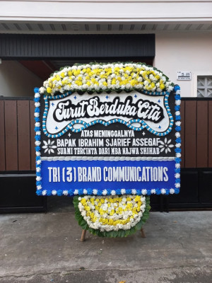 Papan Bunga Duka di Pino